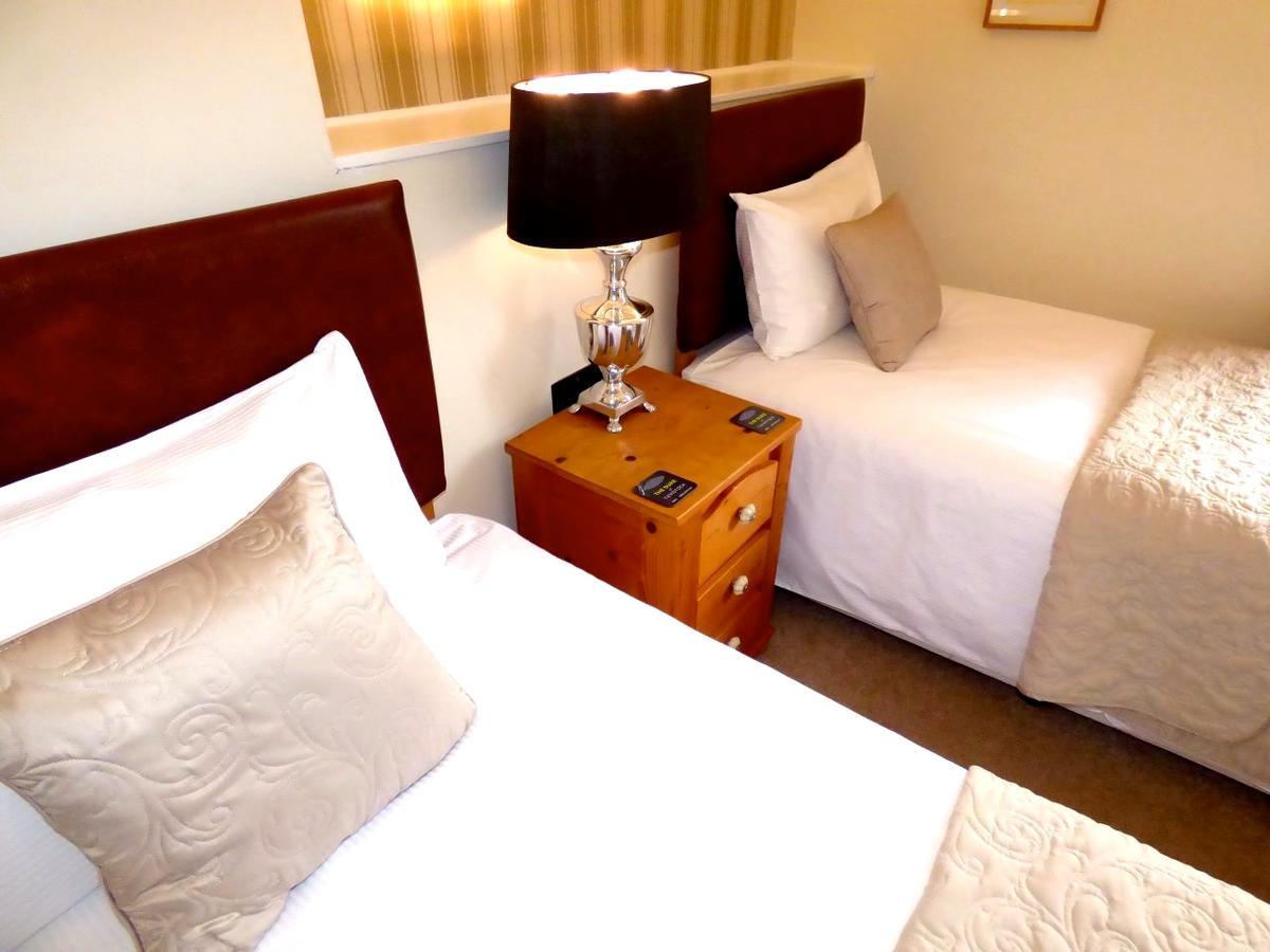 The Duke Of Tavistock Hotel ภายนอก รูปภาพ